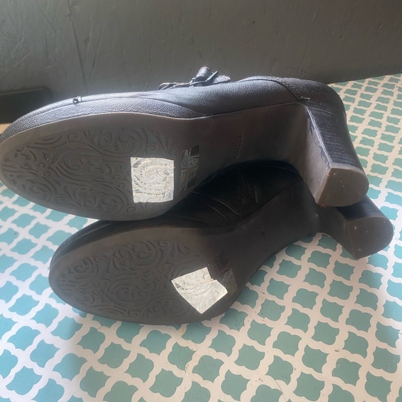 CLARKS Bendables Women's Double Monk Strap Ankle Boot Booties 12 - Picture 7 of 7